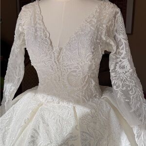 Elegant White Lace Wedding Dress